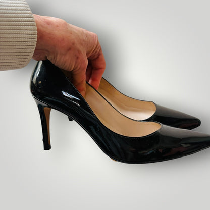 LK BENNETT / 'floret' stilettos / black patent leather / 38 (3919746159225538953)