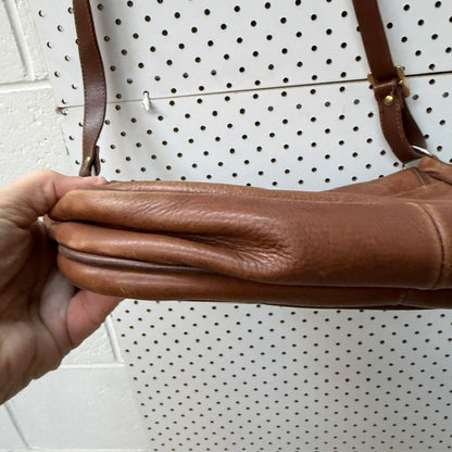1980s vintage / CB pelleterre / made in italy / leather cross body bag (3920797433422066398)