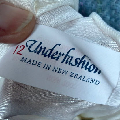 nz vintage lingerie / UNDERFASHION / midi slip skirt / white / made in nz / 12 (3920797622800283721)