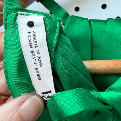 ZARA / kelly green satin top and pants / s (3920797652966561616)