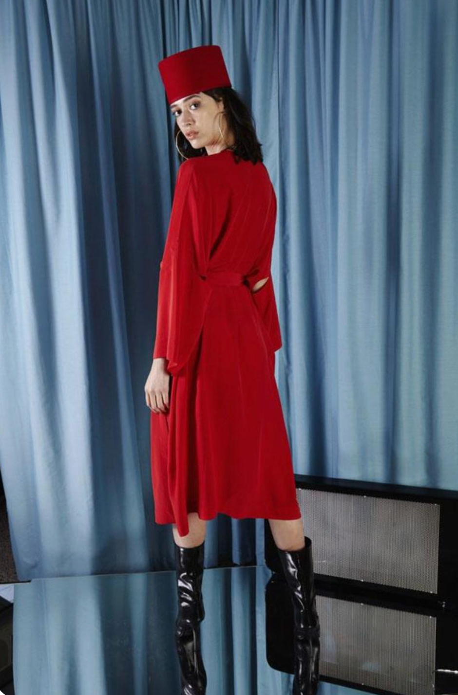 MISS CRABB / dusk till dawn robe and dress / silk / one size / red (3920801833986215314)