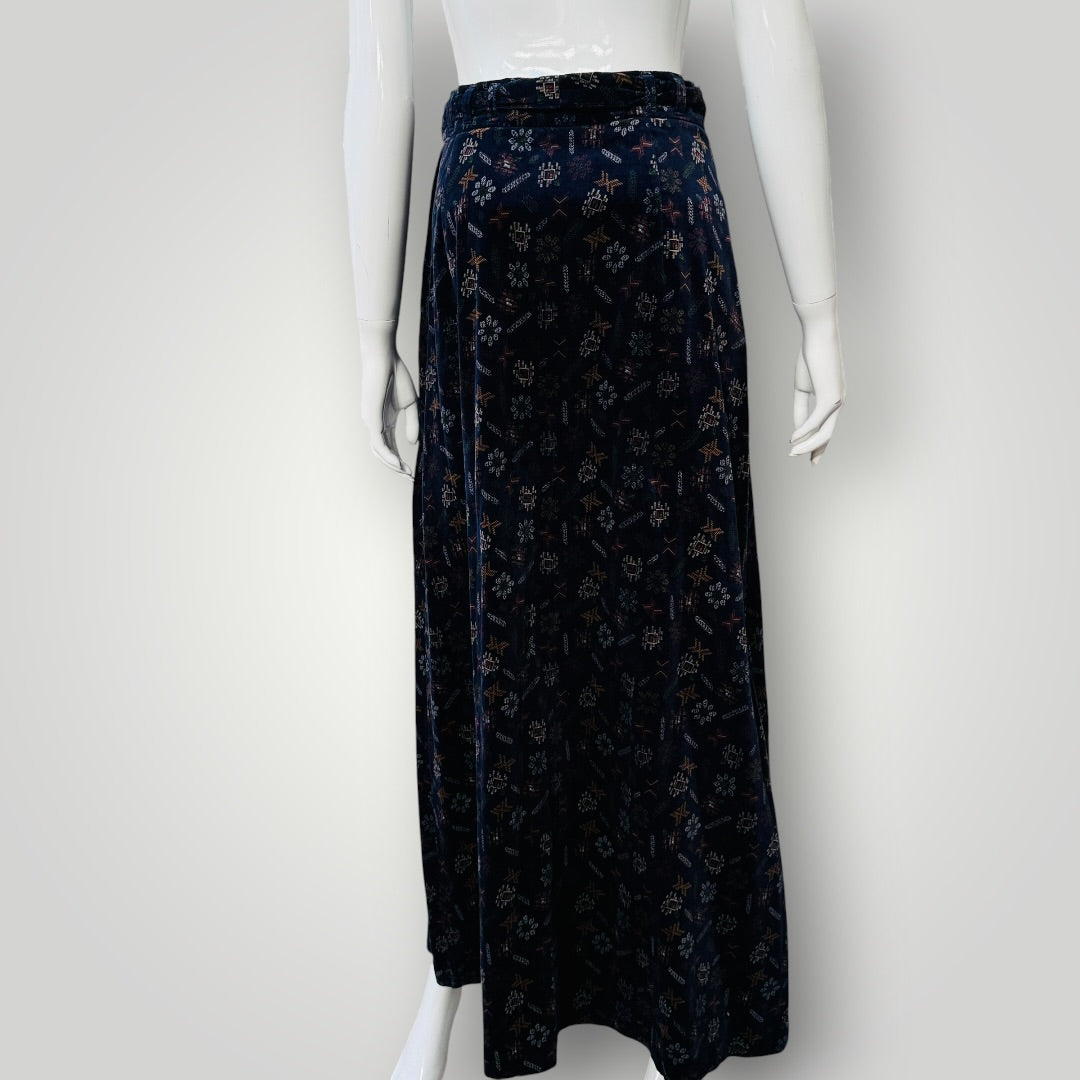 1970s nz vintage / JANE JEFFREY / patterned velvet midi skirt / 28 (3921392461333878758)
