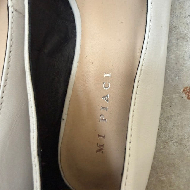 Mi Piaci / "V-Neck" Cap Toe Ballet Flats / 39 (3922603957002396078)