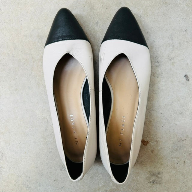 Mi Piaci / "V-Neck" Cap Toe Ballet Flats / 39 (3922603966768177695)