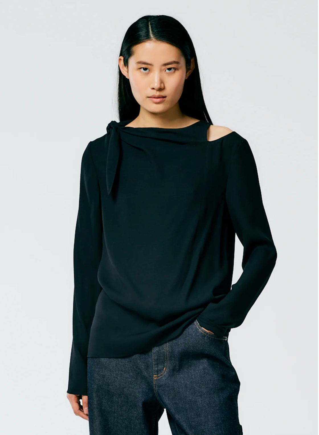 TIBI / feather Weight Eco Crepe Benedict Top / L (3923229741479761192)