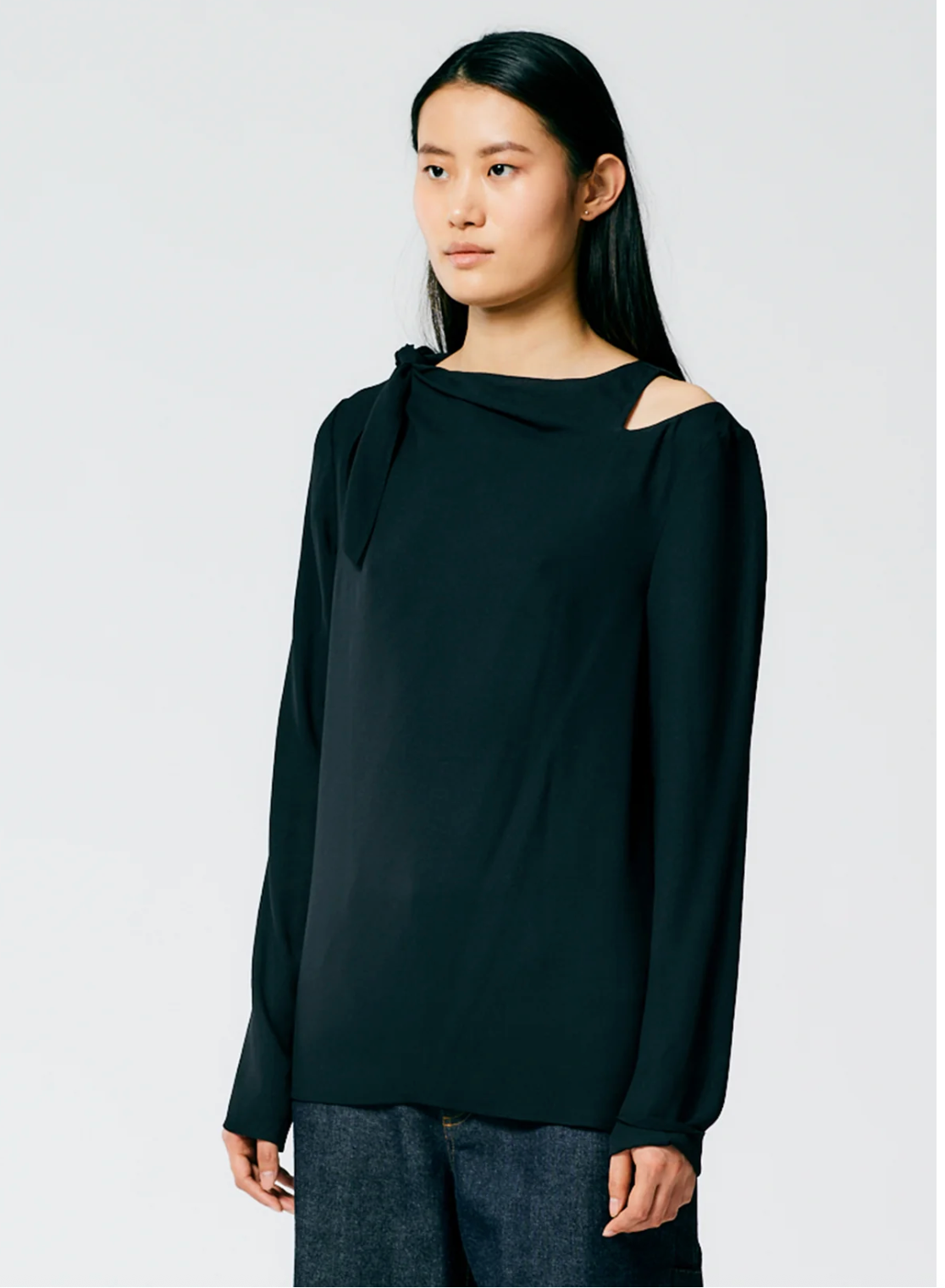 TIBI / feather Weight Eco Crepe Benedict Top / L (3923229744811861803)