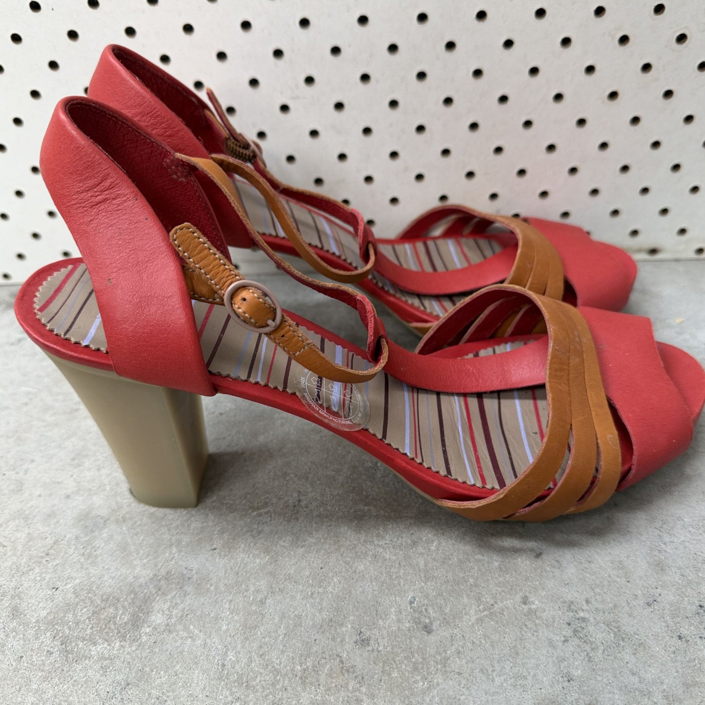 CAMPER / red + orange / 39 (3923332979383988469)