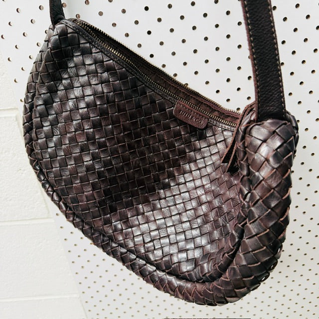 JUJU + CO / Basque slouchy cross body bag in woven leather (3923827304482075735)