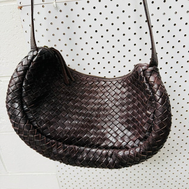 JUJU + CO / Basque slouchy cross body bag in woven leather (3923827306624428847)