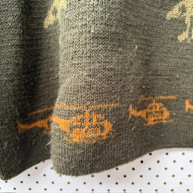 1990s vintage / hand knitted jet + helicopter jumper / s (3923827351987365563)