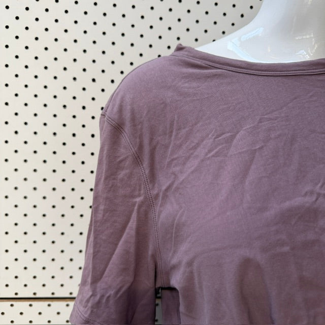 LULULEMON / Crescent T-Shirt / s (3923894432854378124)