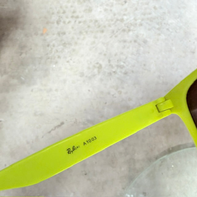 RAYBERI / black and neon yellow sayfarer-style sunglasses (3926139791895618998)