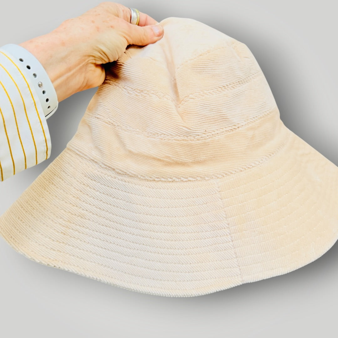 ARAMINTA JAMES / cream corduroy bucket hat / one size (3926140028299372009)
