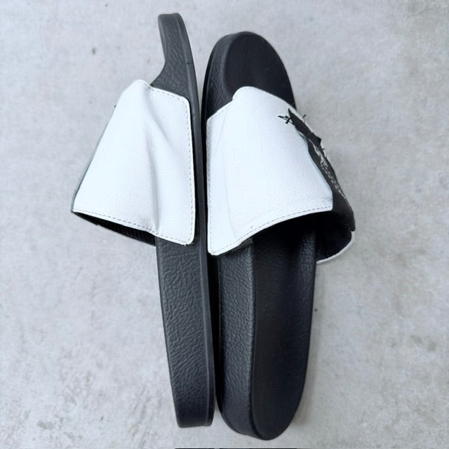 Y-3 x ADIDAS / white and black graphic slide sandals / 39 (3926155950415933543)