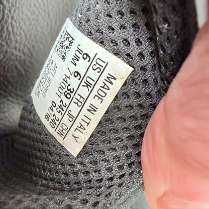 Y-3 x ADIDAS / white and black graphic slide sandals / 39 (3926155955631051221)