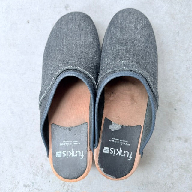 FUNKIS / dark denim blue wooden clogs / Size 39 (3926155998700940808)