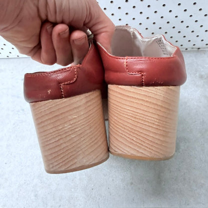 GORMAN / red/brown leather open-toe wooden clog mules / Size 40 (3926156021145245400)