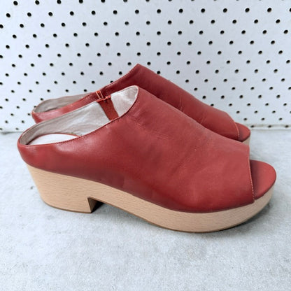 GORMAN / red/brown leather open-toe wooden clog mules / Size 40 (3926156026032858637)