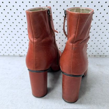 KATHRYN WILSON / rust brown leather studded ankle boots / Size 41 (3926156039919659034)