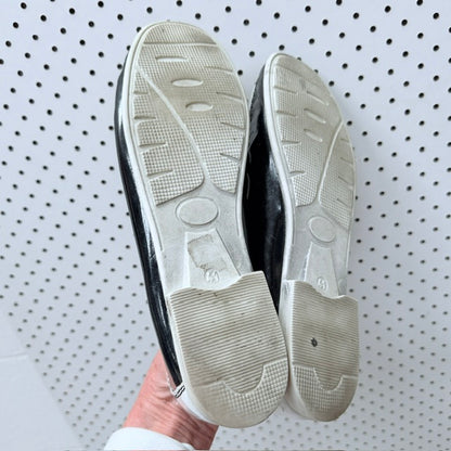 MINX / black and white patent leather two-tone loafers / Size 40 (3926156069043162626)
