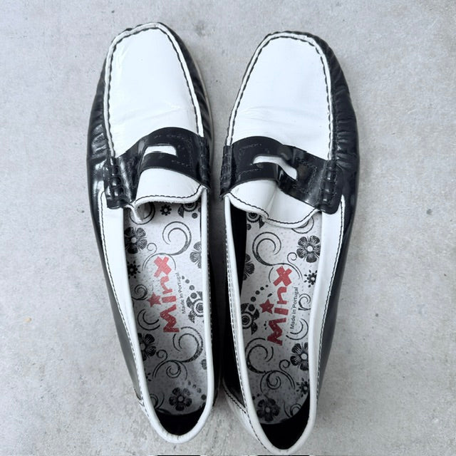 MINX / black and white patent leather two-tone loafers / Size 40 (3926156078838374105)