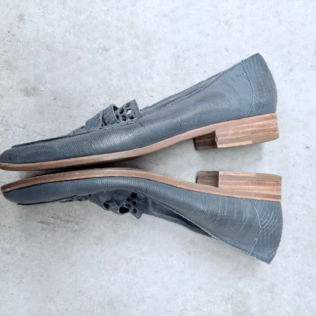 SILENT D / blue textured leather woven cut-out loafers / 39 (3926156127580915362)