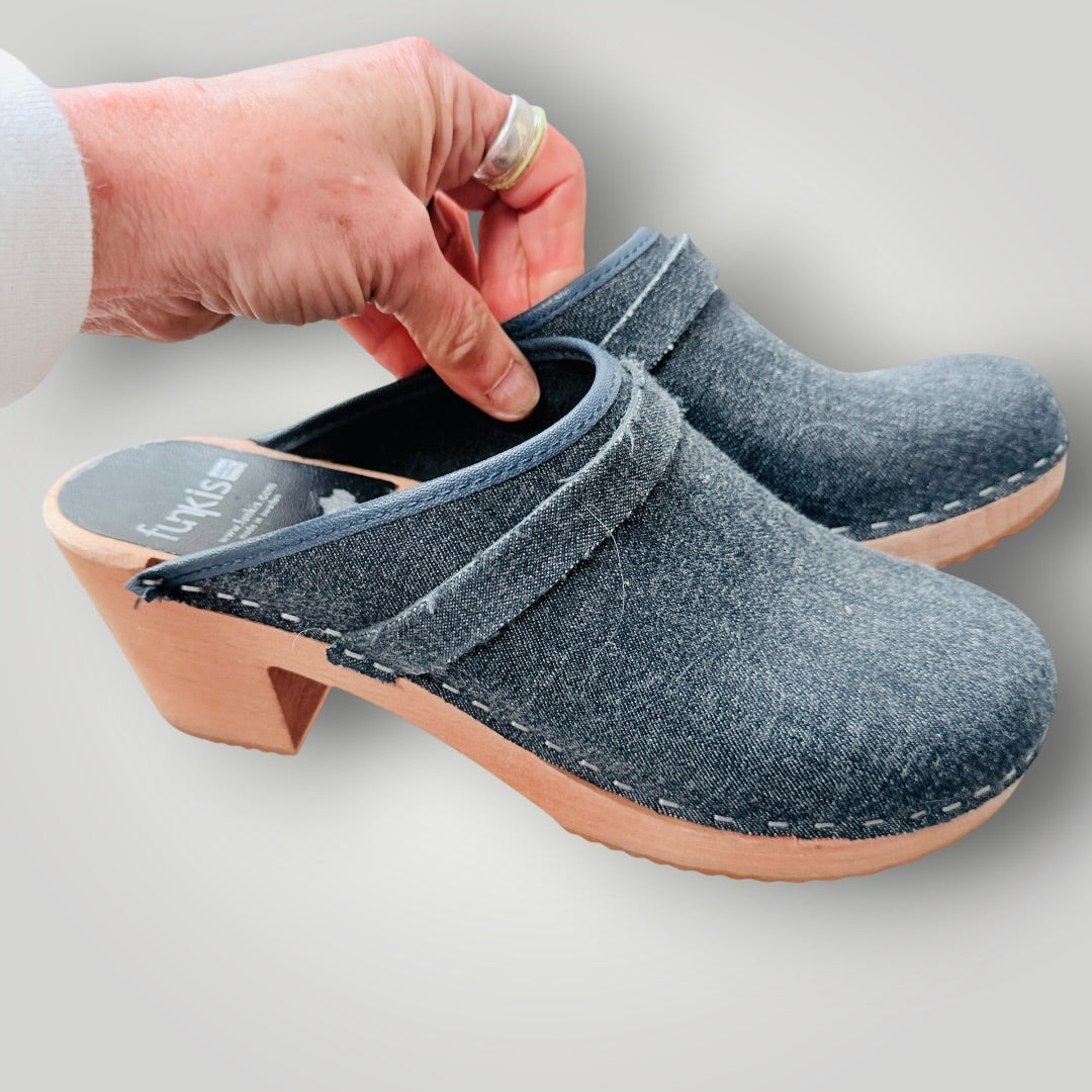 FUNKIS / dark denim blue wooden clogs / Size 39 (3926156212110856085)