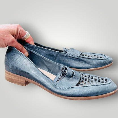 SILENT D / blue textured leather woven cut-out loafers / 39 (3926156243519367663)