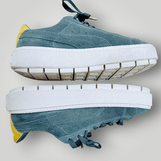 PUMA / sage green suede platform sneakers / 39 (3926156246346575297)
