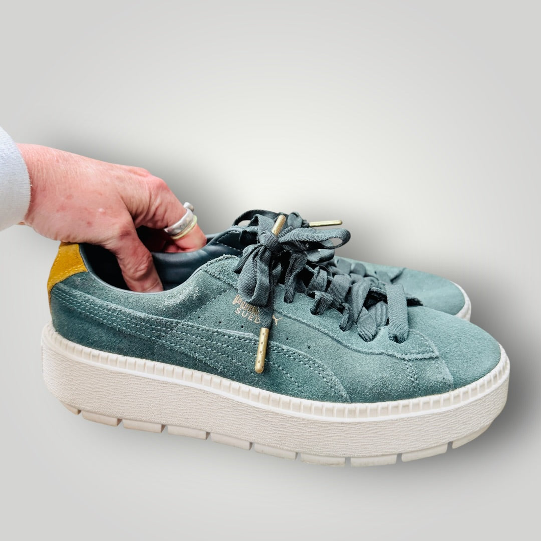 PUMA / sage green suede platform sneakers / 39 (3926156248565463717)