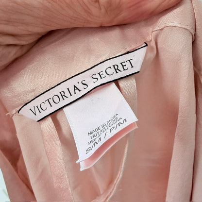 VICTORIA'S SECRET / soft pink satin short robe / Size S/M (3926225543678757728)