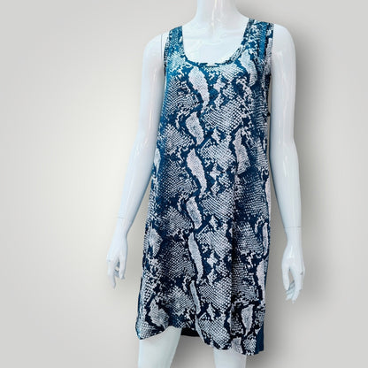 LOWER / blue and white snakeskin print sleeveless shift dress / s/m (3926309430894056716)