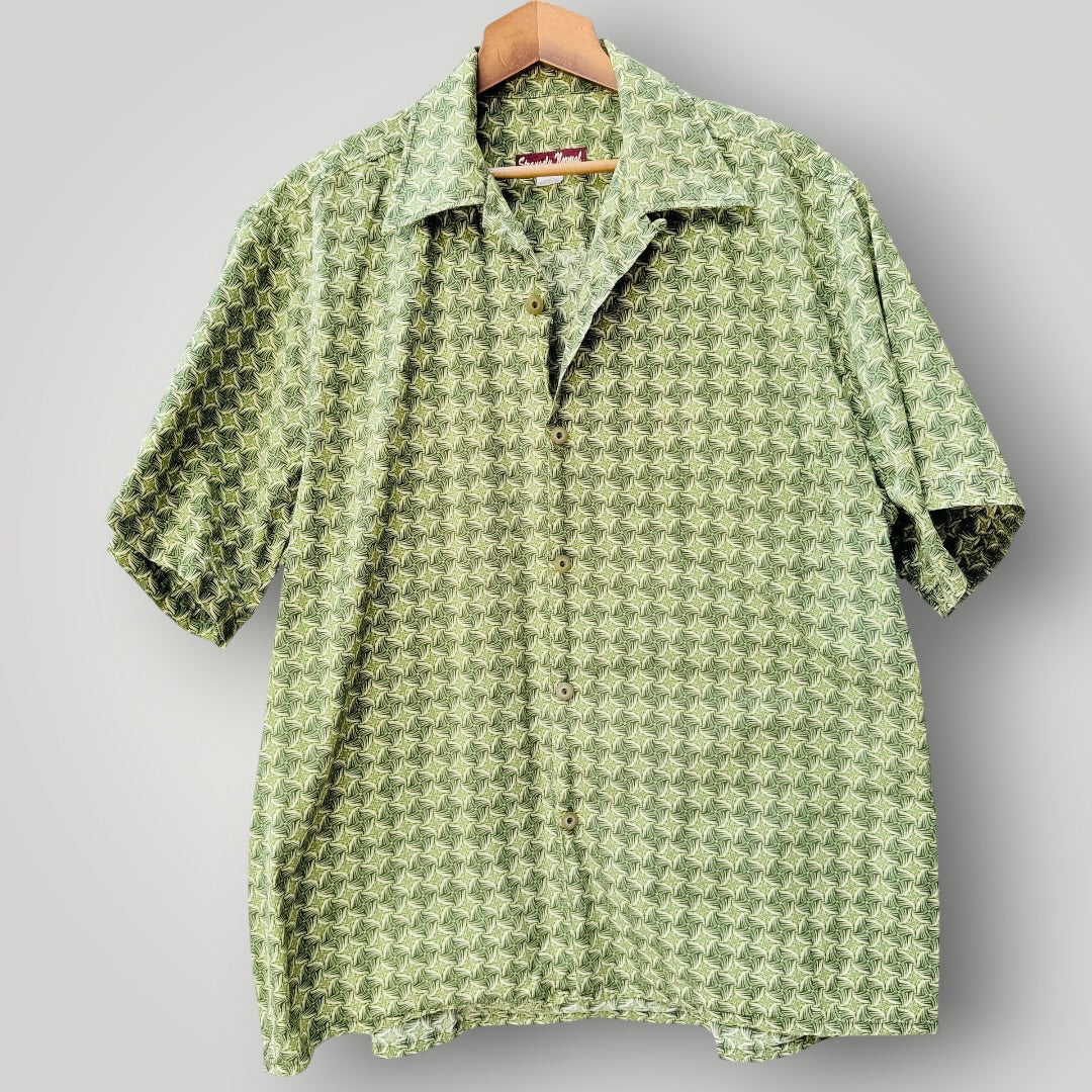 STRANGELY NORMAL / green patterned short sleeve button-up shirt / XL (3926418165130318225)