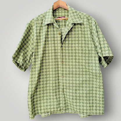 STRANGELY NORMAL / green patterned short sleeve button-up shirt / XL (3926418165130318225)