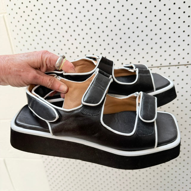 ABIGAYLE / polli walker sandals / size tbc (3926913345178858428)