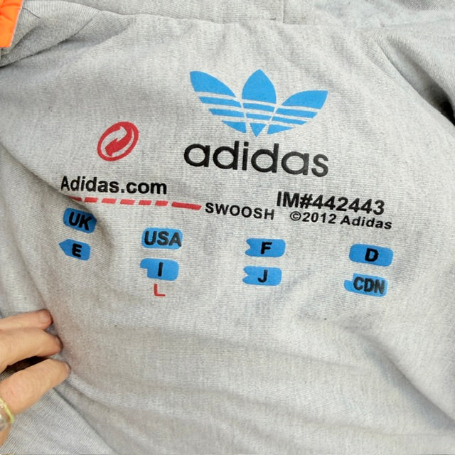 y2k vintage / ADIDAS / bright orange puffer vest with grey hood / L (3927364215817364320)