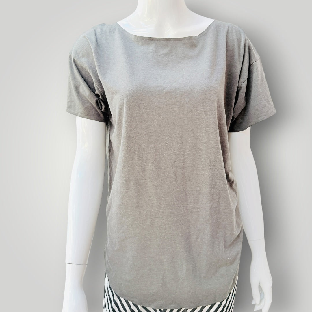 UNIQLO / taupe grey crewneck short-sleeve t-shirt / XS (3927449888302529060)