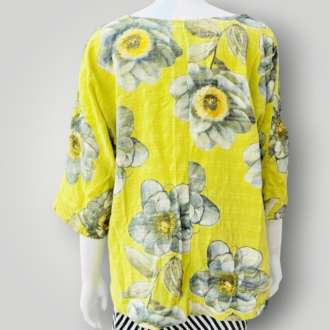 NINA MURATI / bright floral print cotton top / M (3927449899399962186)