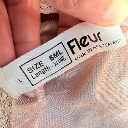 Fleur - Dusty Pink Lace Trimmed Slip Skirt - 1990s Vintage NZ Made - Size L (3927971154402670211)
