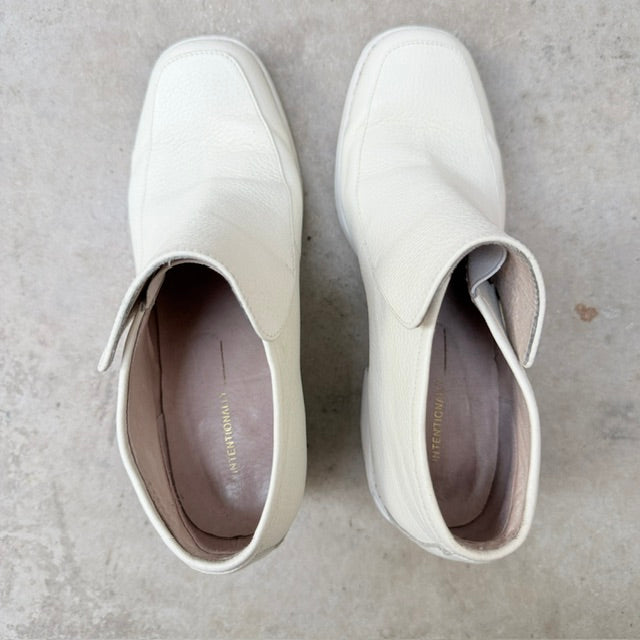 Intentionally Blank - White Leather Ankle Boots - Size 9 (3928058787767139980)