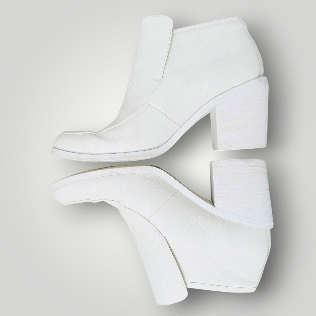 Intentionally Blank - White Leather Ankle Boots - Size 9 (3928058944391010444)
