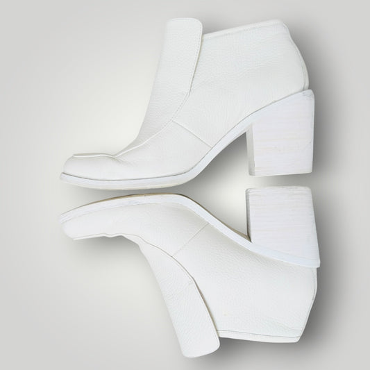 Intentionally Blank - White Leather Ankle Boots - Size 9 (3928058944391010444)