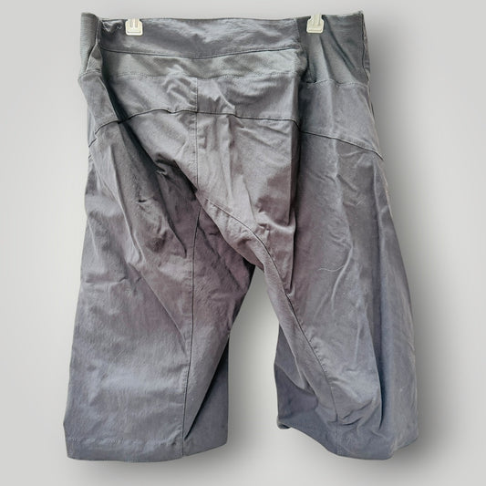Ground Effect - Martinis Mountain Biking Shorts - Black / Charcoal - Size WM (3928666411187246295)