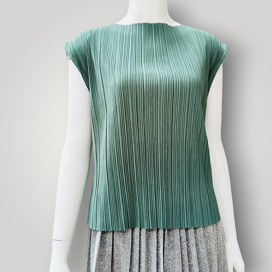 H&M - green pleated boatneck top - Size M (3928682223335437681)