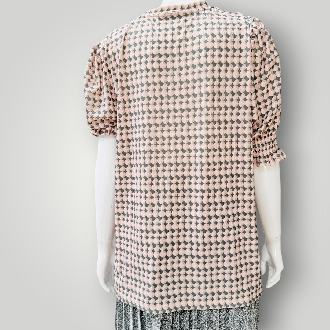 Capture - Geometric Print Ruffle Short Sleeve Top - Pink & Charcoal - Size 16 (3928682238013427662)