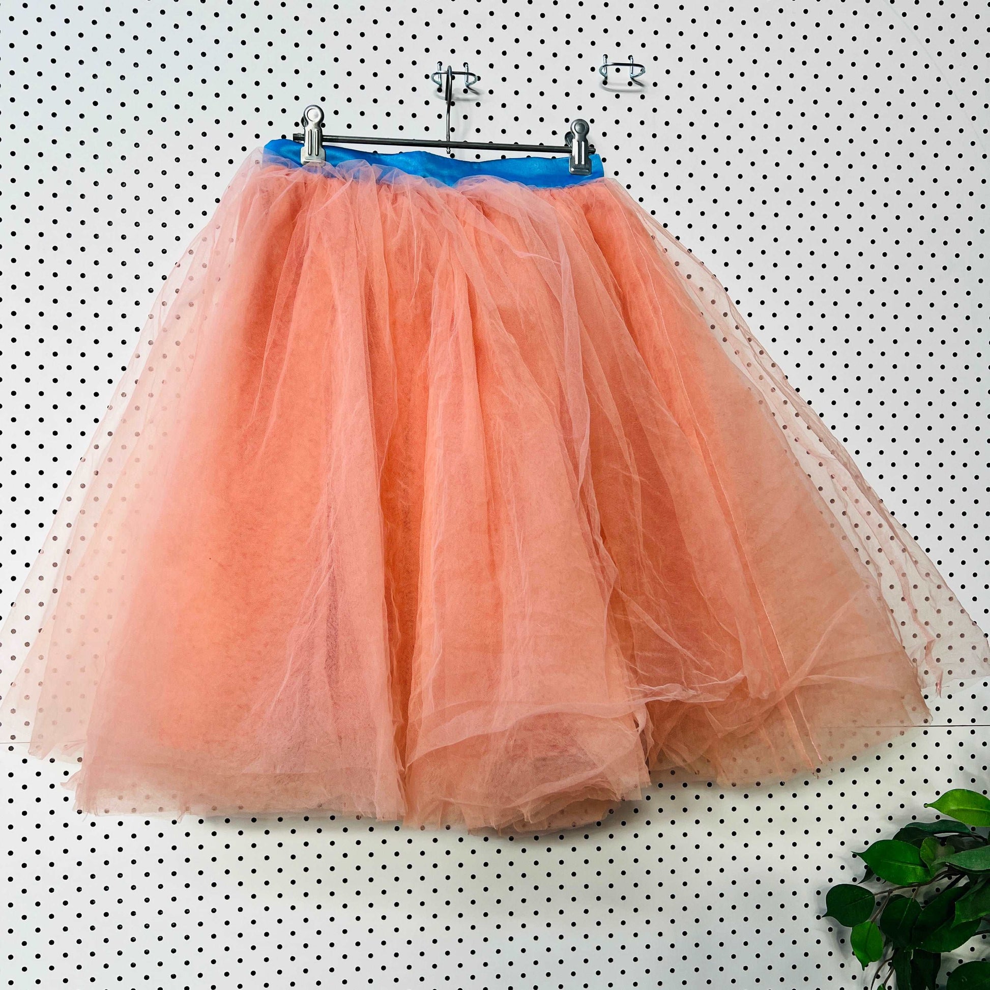 barbiecore / tulle skirt / xs