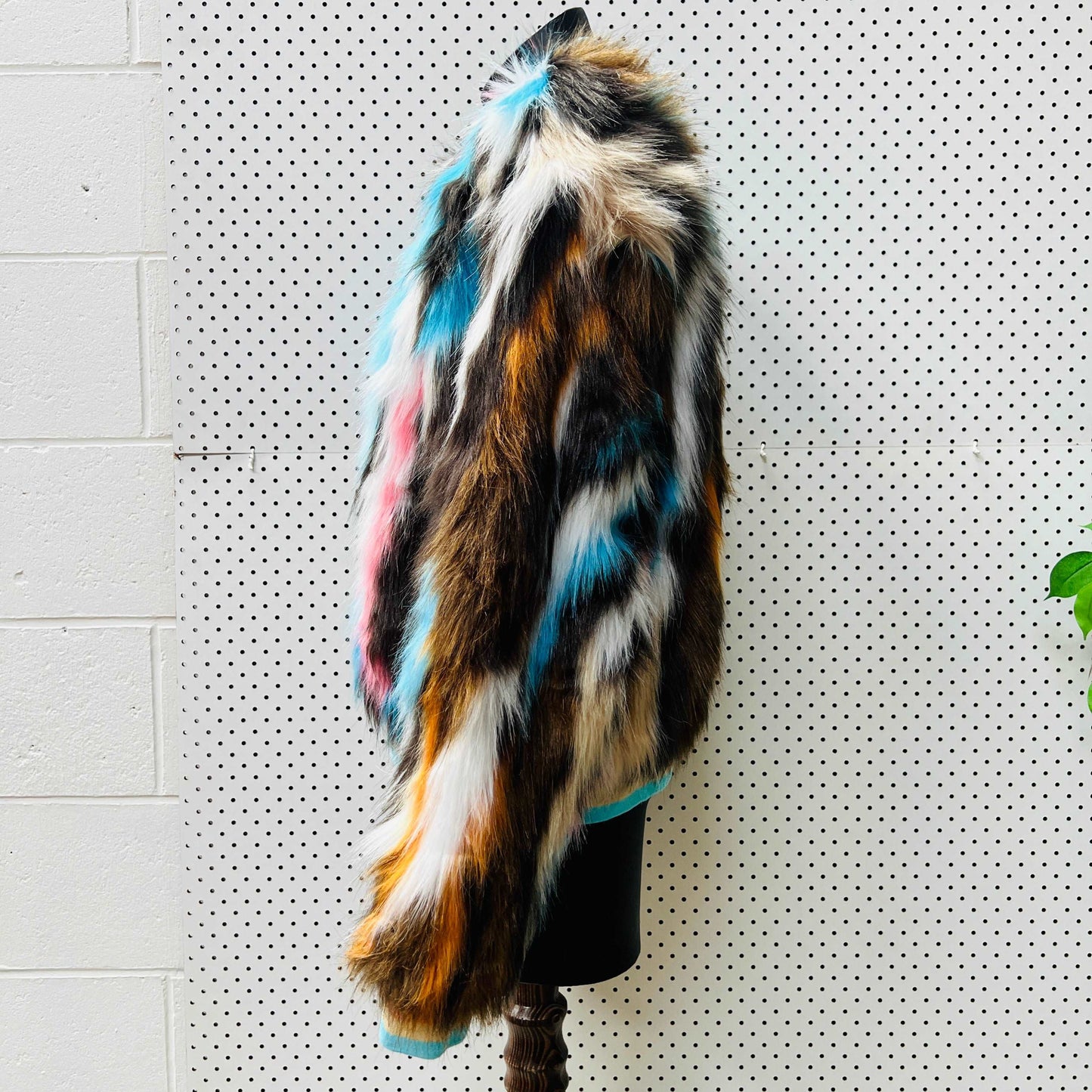 AUGUSTINE 'bengali' / colourful faux fur jacket / M