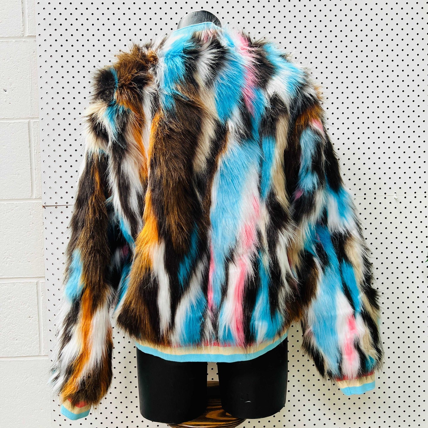 AUGUSTINE 'bengali' / colourful faux fur jacket / M